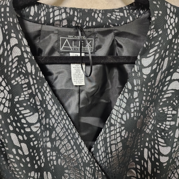 Alex Evening Black /Gray Side Tie Sheer Shell With Solid Black Lining Sx 1X NWT - Picture 10 of 16